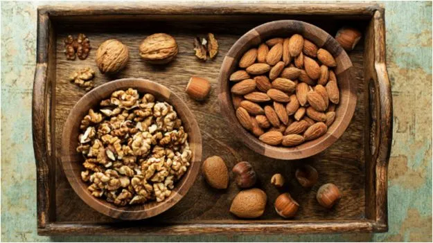 Walnuts vs Almonds: నానబెట్టిన వాల్‌నట్‌లు లేదా బాదం.. గుండె ఆరోగ్యానికి ఏది మంచిది? 