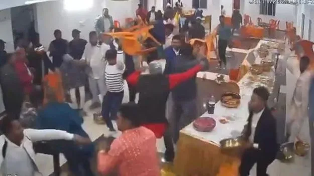 Bihar Wedding Clash: పెళ్లిలో వధూవరుల కుటుంబాల పరస్పర దాడులు! రసగుల్లాలు తక్కువయ్యాయని.. 