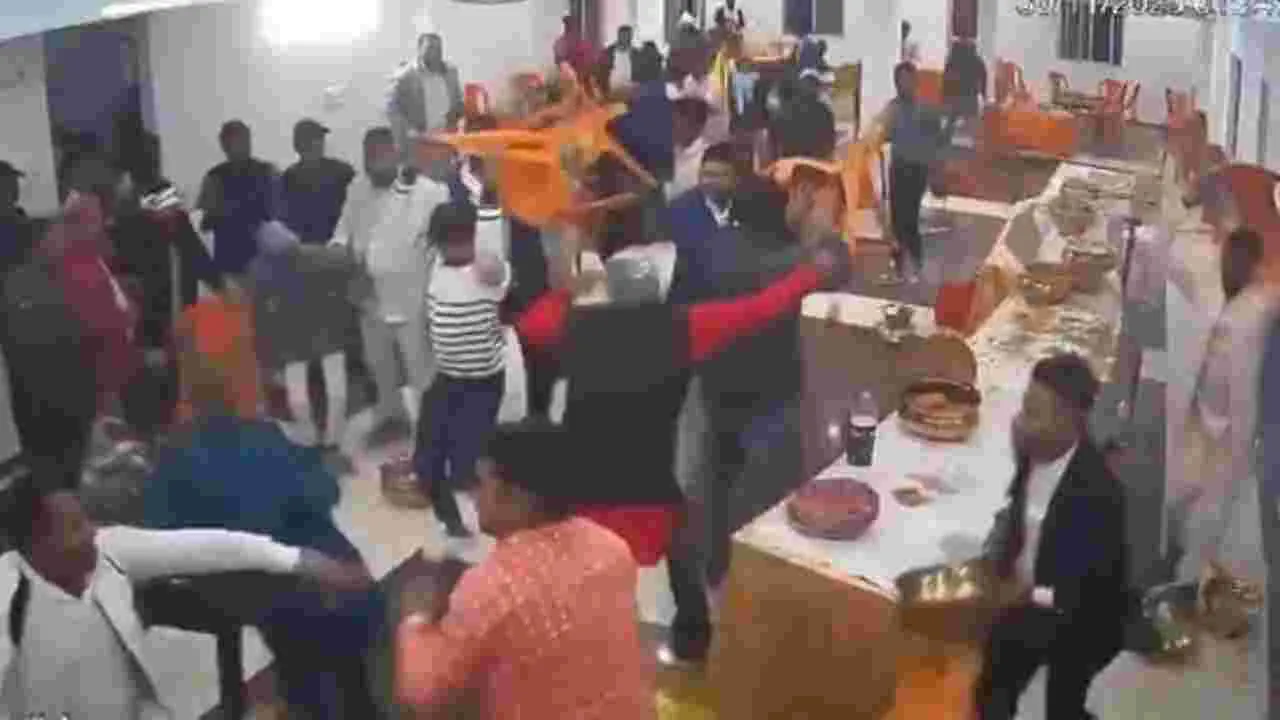 Bihar Wedding Clash: పెళ్లిలో వధూవరుల కుటుంబాల పరస్పర దాడులు! రసగుల్లాలు తక్కువయ్యాయని.. 