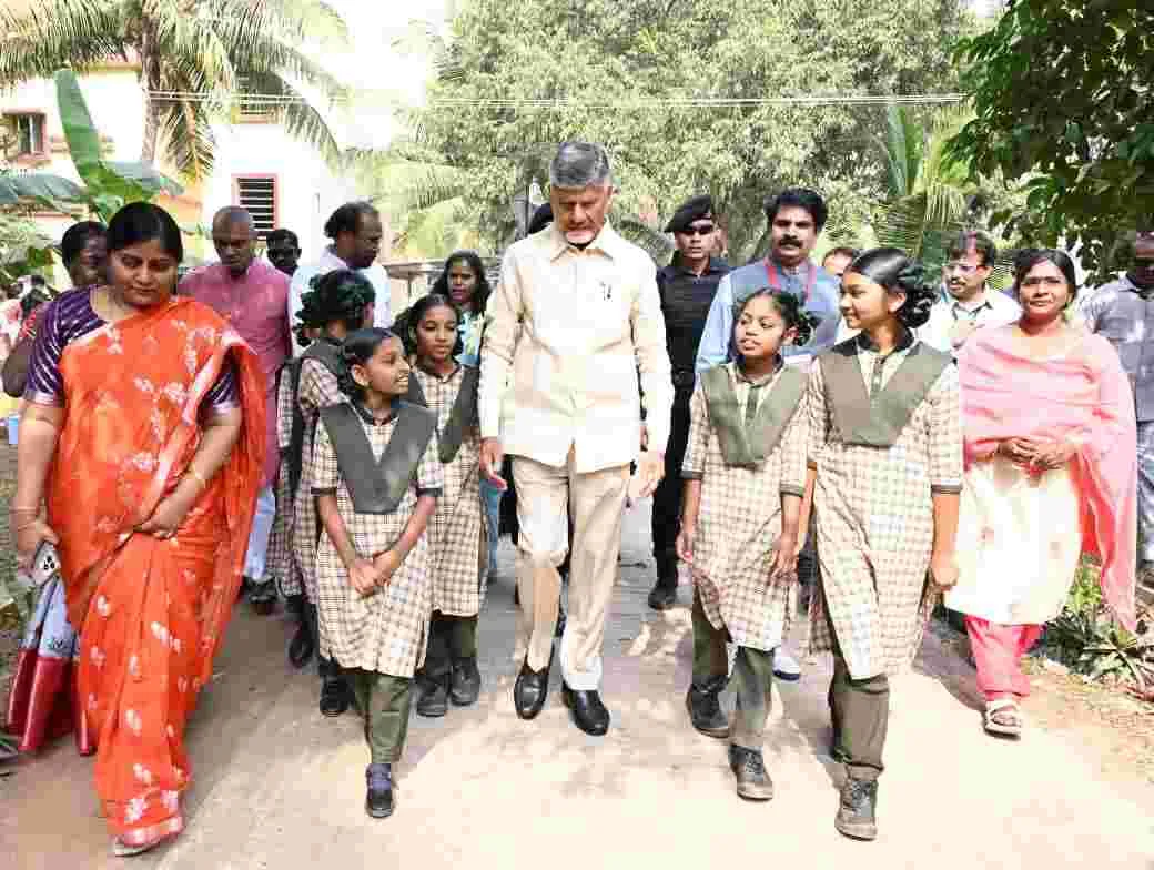 ముస్తాబు కార్యక్రమాన్ని ప్రారంభించిన  సీఎం చంద్రబాబు