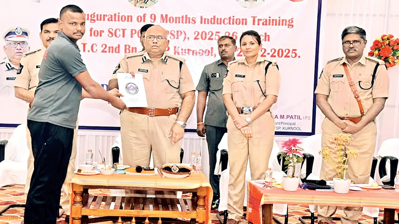 కానిస్టేబుళ్లకు తొమ్మిది నెలల శిక్షణ