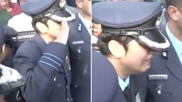 Final Goodbye to Tejas Pilot: కన్నీటితో ఆ పైలట్‌కు అంతిమ వీడ్కోలు పలికిన భార్య..