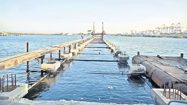 హార్బర్‌లో ఫిక్స్‌డ్‌ జెట్టీలు