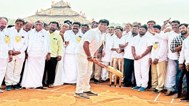 విద్యతోనే ఉజ్వల భవిష్యత్తు: ఎమ్మెల్యే