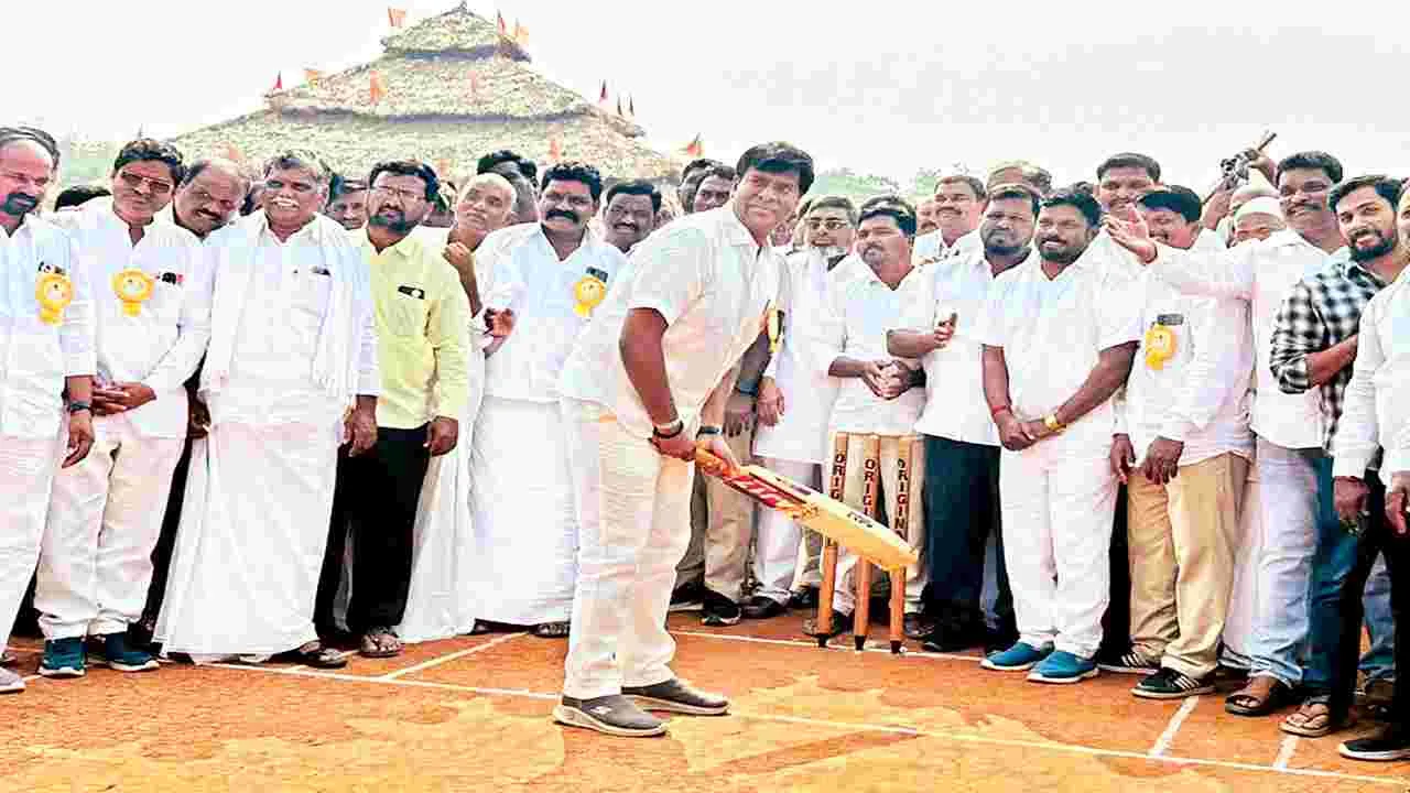 విద్యతోనే ఉజ్వల భవిష్యత్తు: ఎమ్మెల్యే