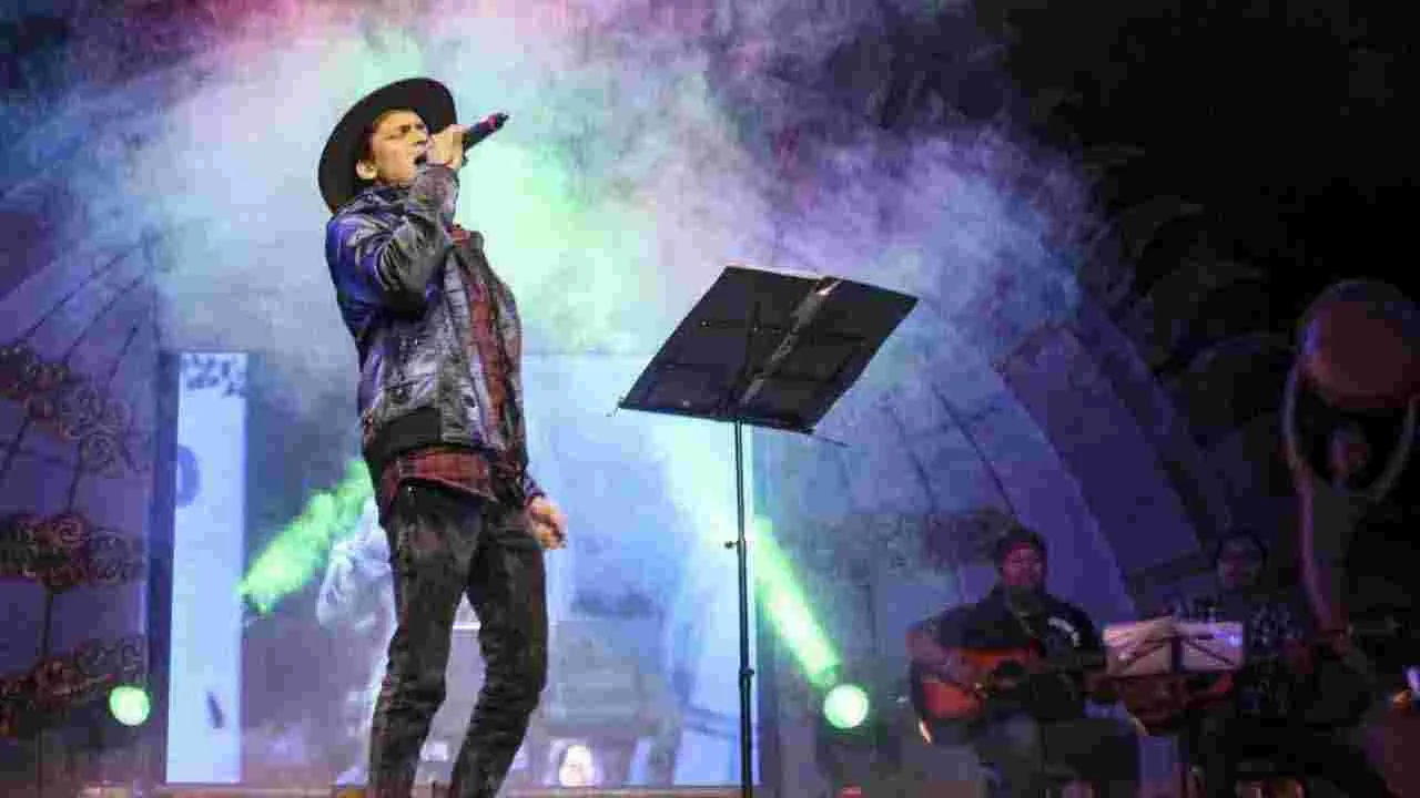 Zubeen Garg Case: జుబీన్ గార్గ్ మరణంపై దర్యాప్తు.. 3,500 పేజీల ఛార్జిషీట్ దాఖలు చేసిన సిట్