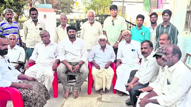 చెరువులకు హెచ్చెల్సీ నీరు : టీడీపీ