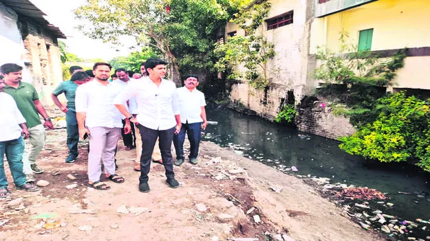 మురుగుకాలువ సమస్యపై సమాలోచన 