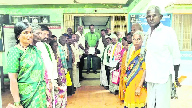 కొనుగోలు కేంద్రాలు ఏర్పాటు చేయాలి