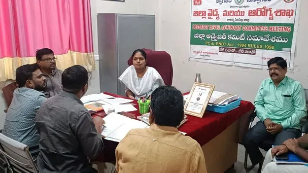 లింగ నిర్ధారణ పరీక్షలు చేస్తే కఠిన చర్యలు