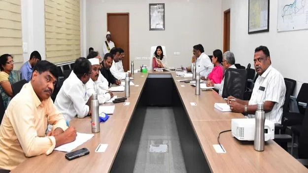 రాజకీయ పార్టీల ప్రతినిధులు సహకరించాలి