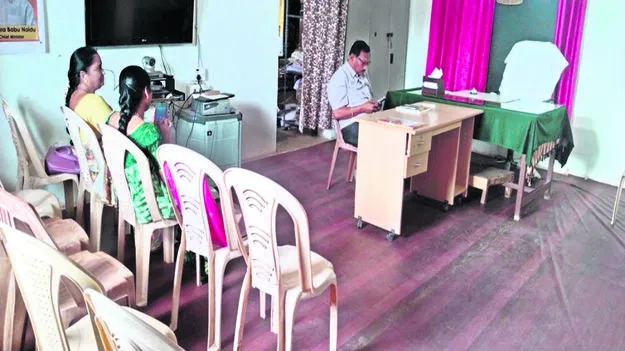 గ్రీవెన్సకు అధికారులు డుమ్మా