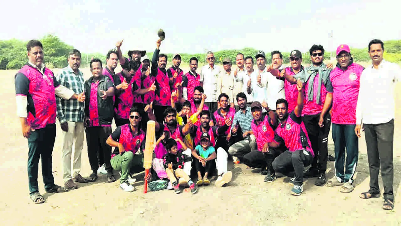 క్రికెట్‌ పోటీలో బ్రహ్మసముద్రం విజేత