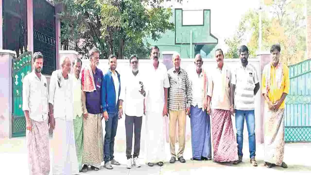 సమస్యల పరిష్కారానికి ‘కరెంటోళ్ల జనబాట’