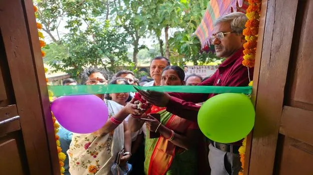 చిన్నారులకు ఆధునిక వసతులతో కూడిన విద్య