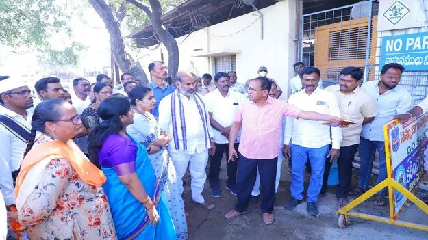 భీమన్న సన్నిధిలో విప్‌, ఇన్‌చార్జి కలెక్టర్‌ పూజలు