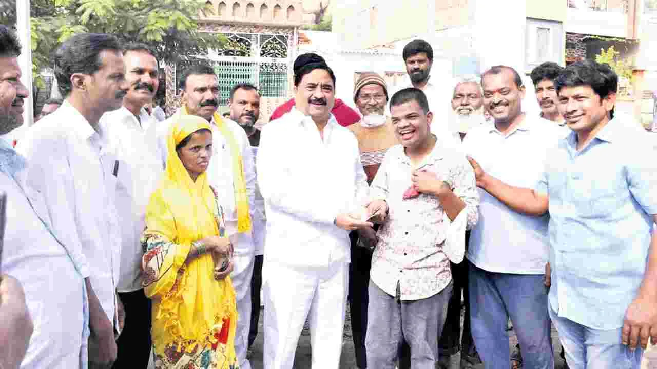 ఒక రోజు ముందే పింఛన