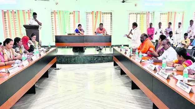 నీటి, చెత్త సమస్యలు పరిష్కరించండి