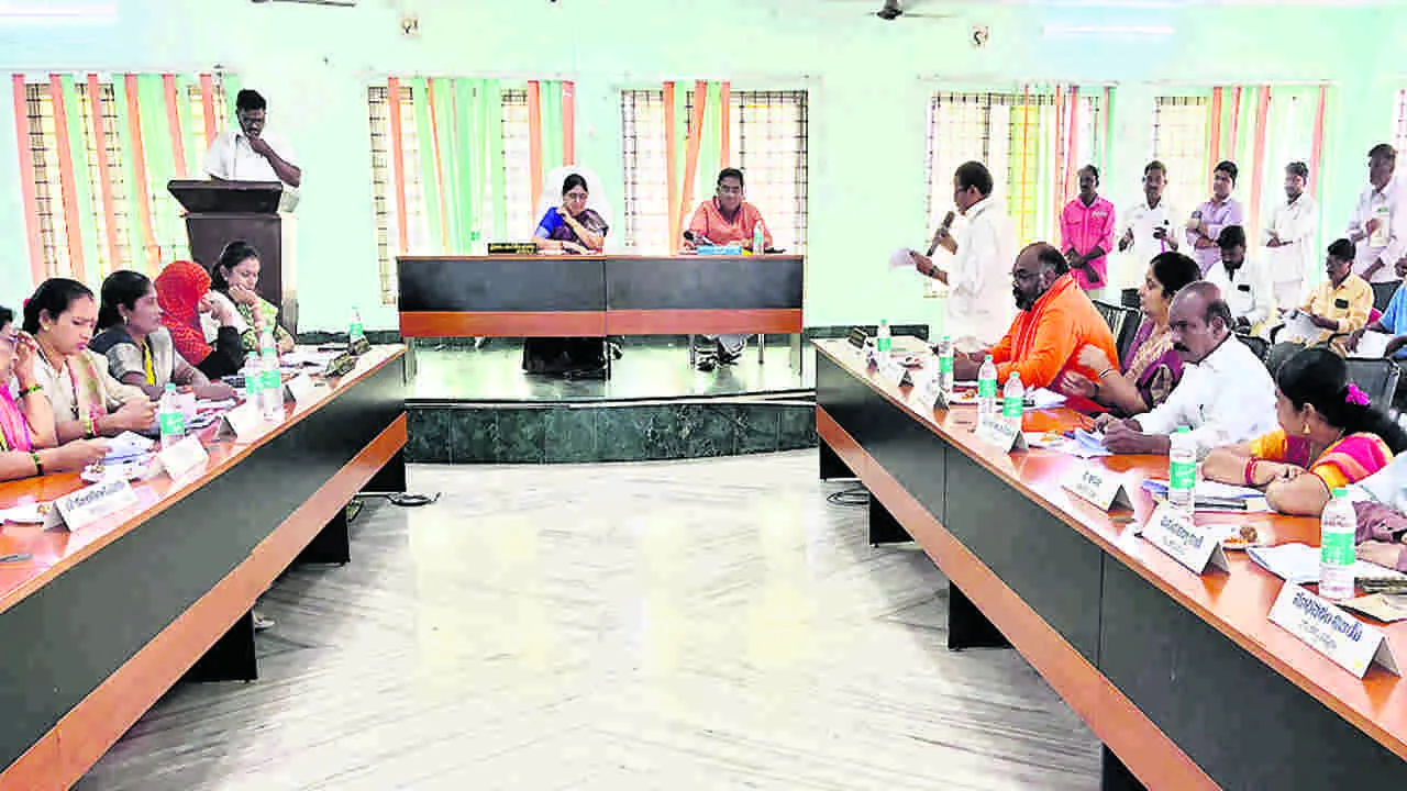 నీటి, చెత్త సమస్యలు పరిష్కరించండి