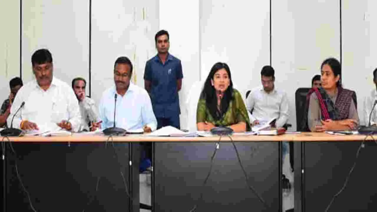 నిష్పక్షపాతంగా విధులను నిర్వహించాలి 