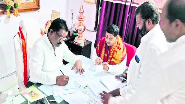 నెట్టికంటి సేవలో ఏపీ దేవదాయశాఖ రాష్ట్ర స్థపతి