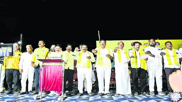 స్థానిక సంస్థల్లో గెలుపే లక్ష్యం   