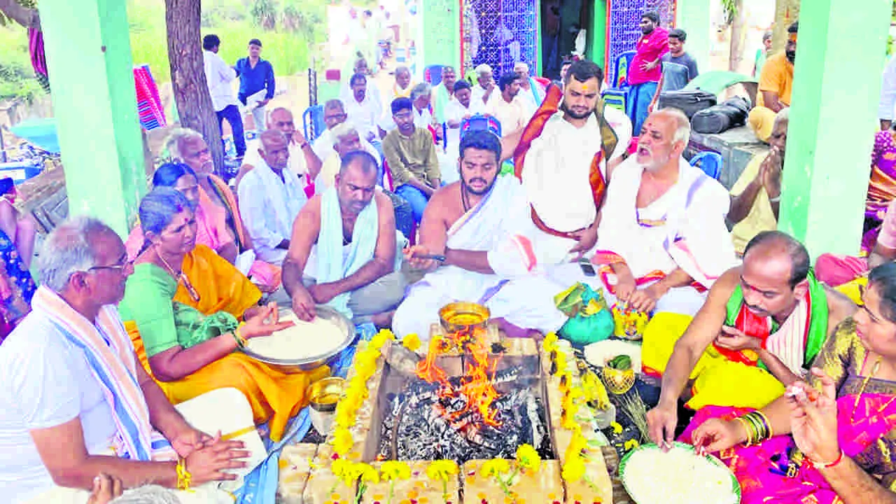 ఆలయ పునఃనిర్మాణానికి శ్రీకారం