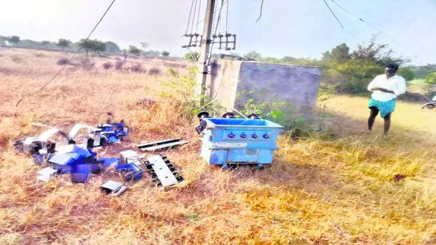 ట్రాన్సఫార్మర్లలోని కాపర్‌ చోరీ