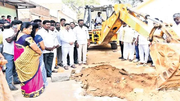  రెండేళ్లలో రూ.100 కోట్లతో అభివృద్ధి: విప్‌ 