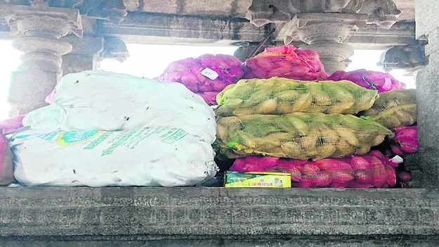 కాంట్రాక్టర్‌ ఇష్టారాజ్యం