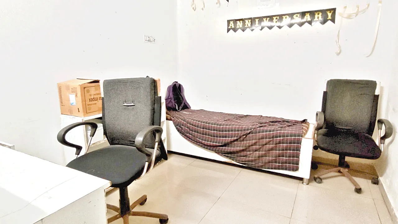 Dumma of doctors in dialysis block డయాలసిస్‌ బ్లాక్‌లో   వైద్యుల డుమ్మా 