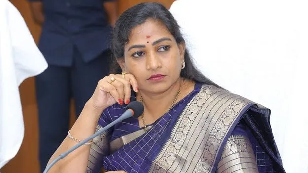 Vangalapudi Anitha: కత్తి తీస్తే కటకటాలకే.. గుర్తుపెట్టుకోండి.. వైసీపీకి హోంమంత్రి హెచ్చరిక
