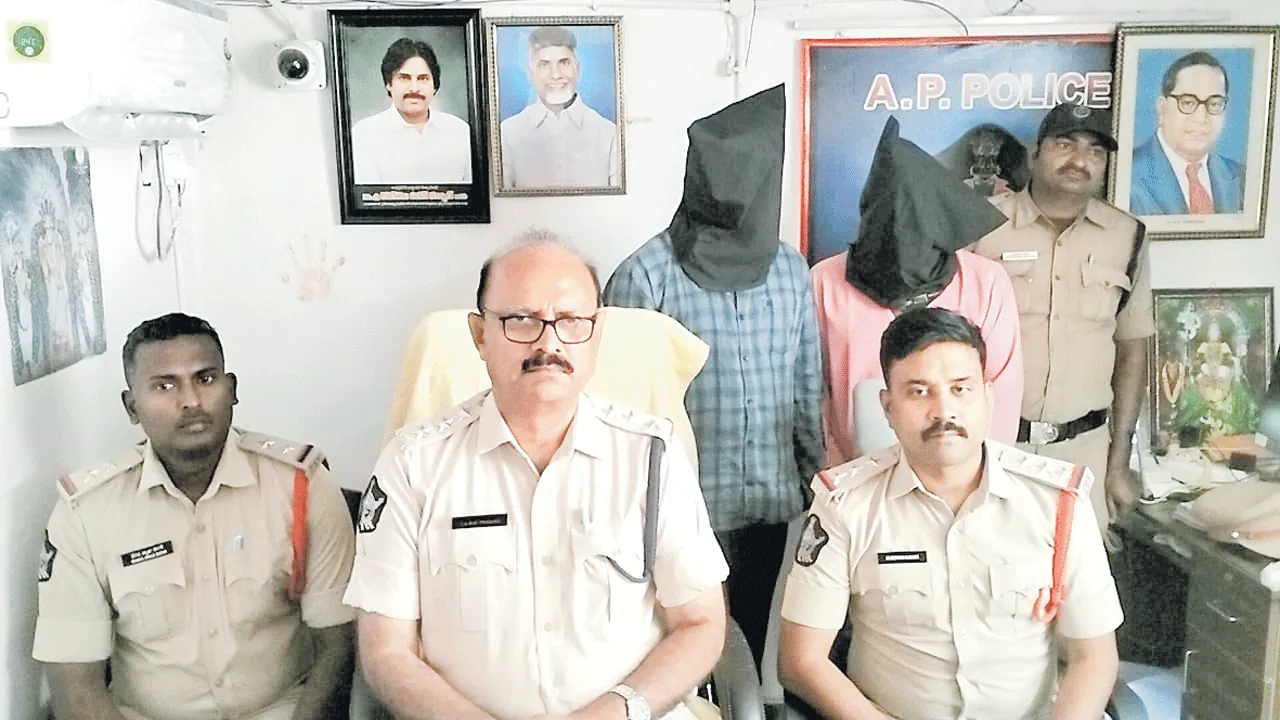 బంధువులమని చెప్పి తీసుకెళ్లి.. బాలికపై అత్యాచారం