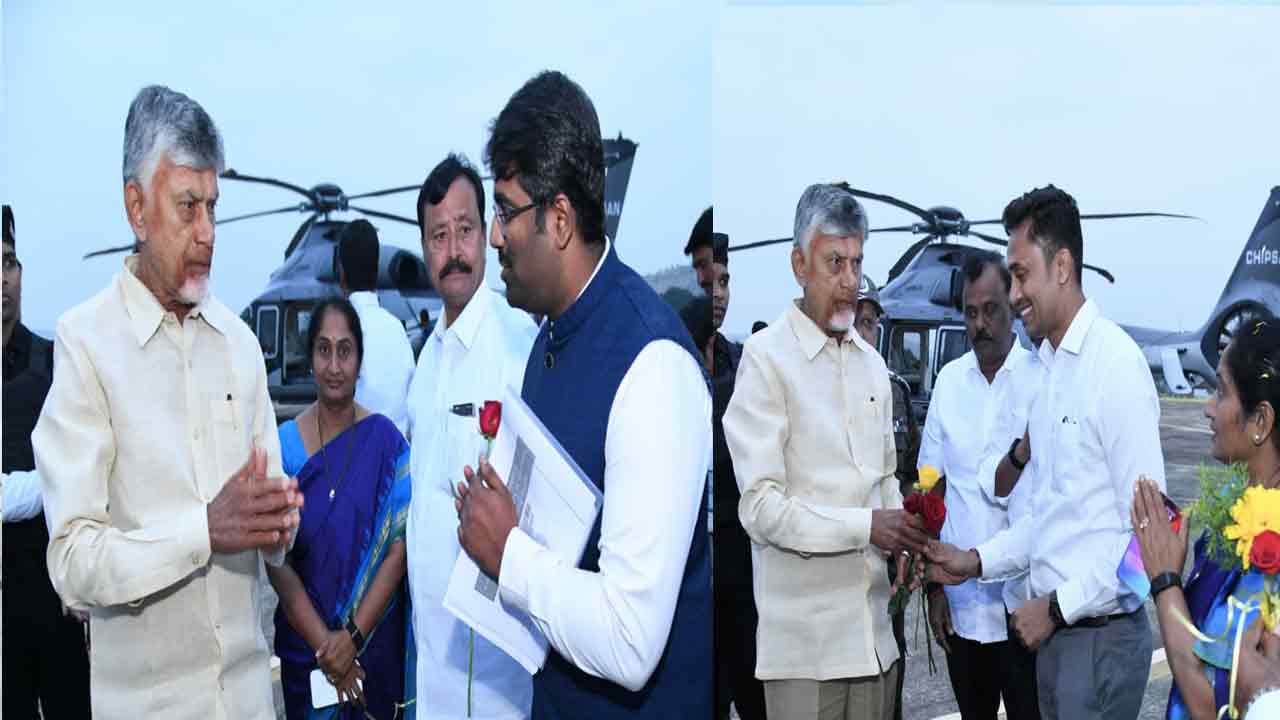 పుట్టపర్తి చేరుకున్న సీఎం చంద్రబాబు