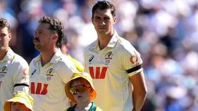 Ashes 2026:నల్ల బ్యాడ్జీలతో ఆస్ట్రేలియా, ఇంగ్లాండ్‌ క్రికెటర్లు.. కారణం ఇదే..!