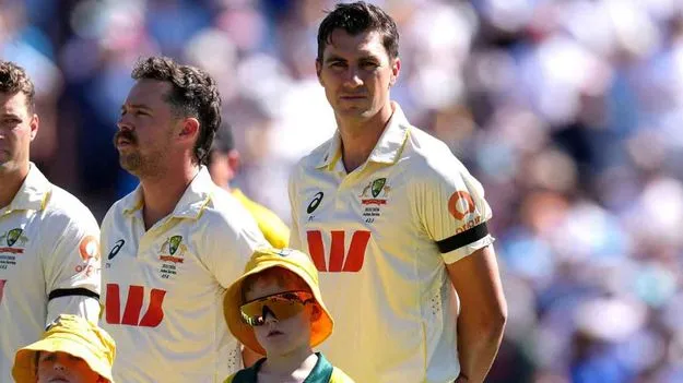 Ashes 2026:నల్ల బ్యాడ్జీలతో ఆస్ట్రేలియా, ఇంగ్లాండ్‌ క్రికెటర్లు.. కారణం ఇదే..!