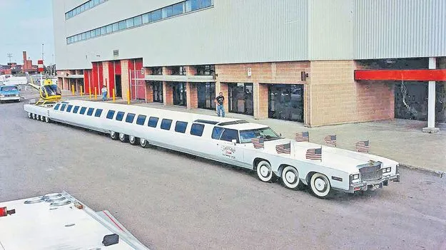 The biggest car: నమ్మండి... ఇది కారేనండోయ్‌...