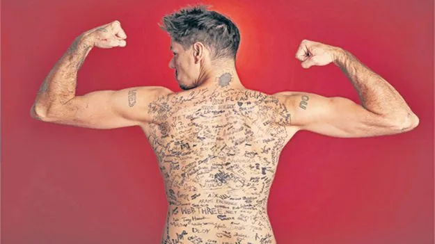 Guinness Record: 273 మంది ఆటోగ్రాఫ్‌లను పచ్చబొట్టుగా..