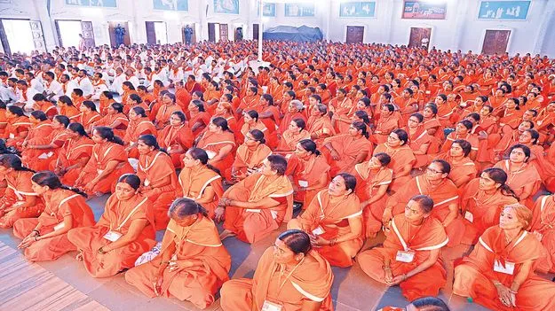 Tirumala: పాతికేళ్లుగా.. ‘శ్రీవారి సేవ’లో తరిస్తున్నారు!