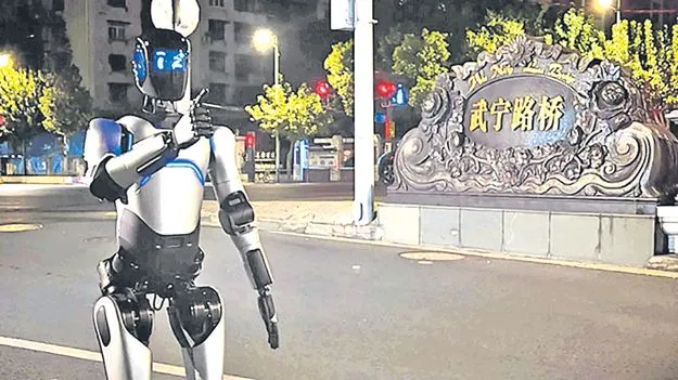 Guinness Record: ఈ రోబో ఏకంగా 106 కి.మీ నడిచి ‘గిన్నిస్‌’లోకి...