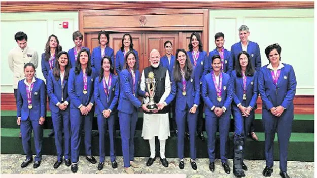 Cricket: మనమ్మాయిలు.. క్రికెట్‌ మహారాణులు