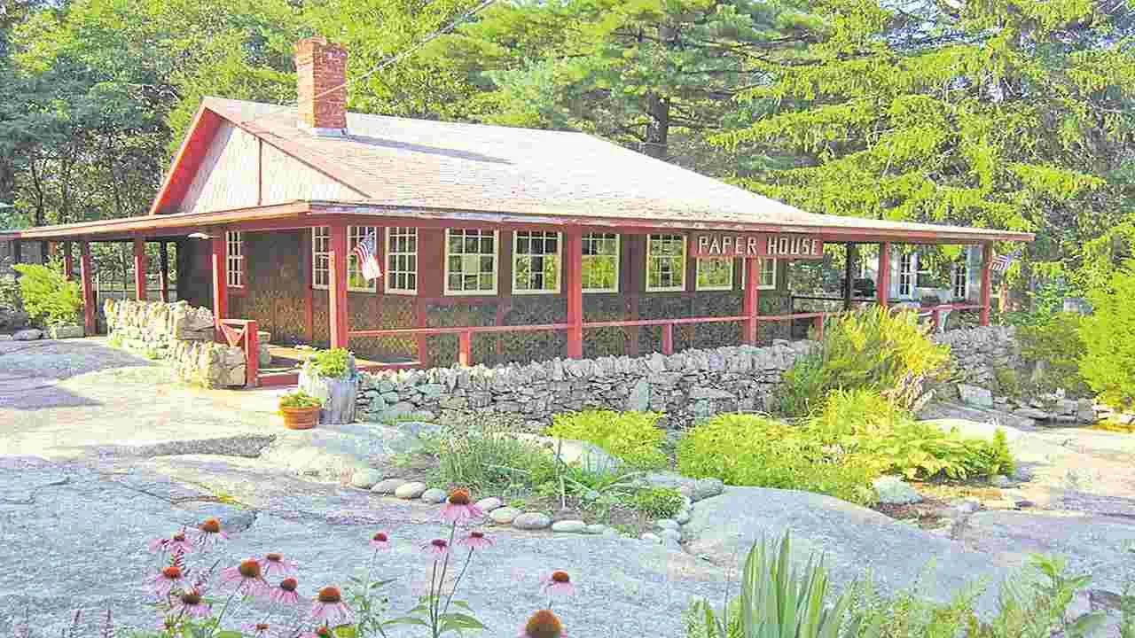 News Papers House: ఆ ఇల్లును... వార్తా పత్రికలతో కట్టుకున్నాడు...