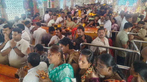 బోయ‘కొండంత’ రద్దీ