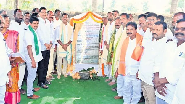 జూలూరు-పిలాయిపల్లి రోడ్డుకు మోక్షం