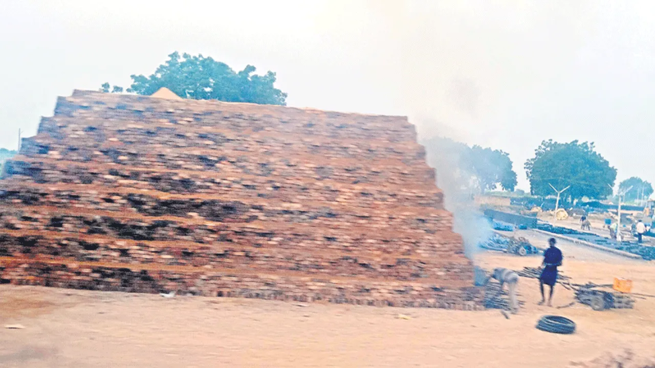 ఇటుక బట్టీలకు గడ్డుకాలం..