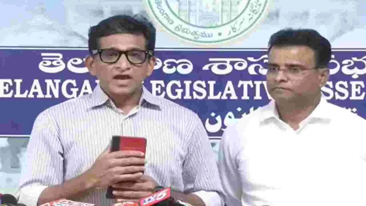 Telangana political news: స్పీకర్ తీర్పు రాజ్యాంగానికి విరుద్ధంగా ఉంది.. బీఆర్‌ఎస్ ఎమ్మెల్యేలు..