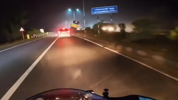 Villupuram bus accident: విల్లుపురంలో బస్సు ప్రమాదం.. వ్లాగర్ కెమెరాలో దృశ్యాలు..