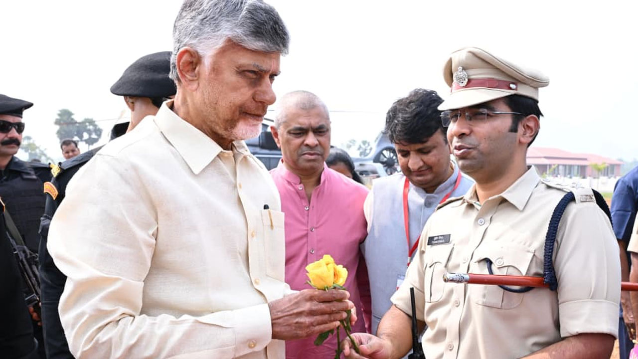 CM Chandrababu: అనకాపల్లికి సీఎం చంద్రబాబు.. మంత్రులు, నేతల ఘన స్వాగతం