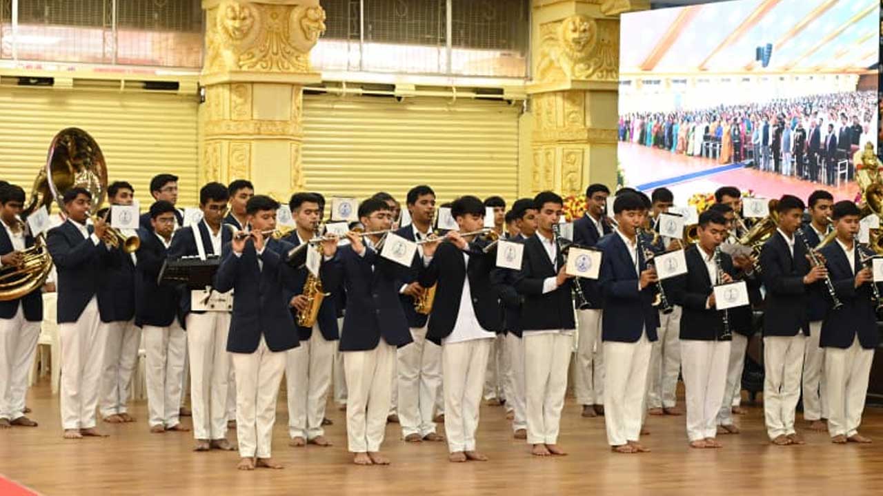 Satya Sai - Chandrababu: సత్యసాయి సిద్దాంతానికి అంబాసిడర్లుగా బాబా భక్తులు మారాలి : సీఎం చంద్రబాబు