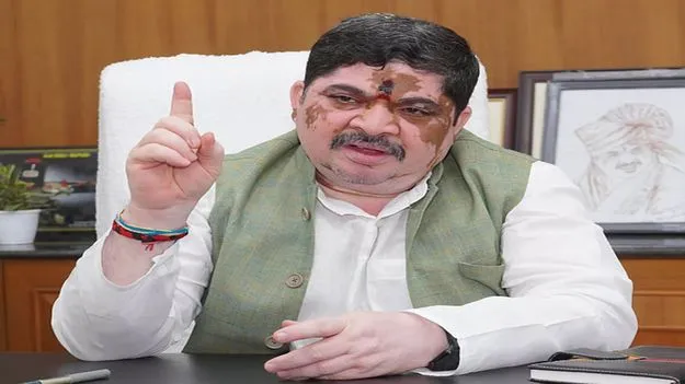 Ponnam Prabhakar Goud: నగరంలో మరిన్ని ఇందిరమ్మ క్యాంటీన్లు... 